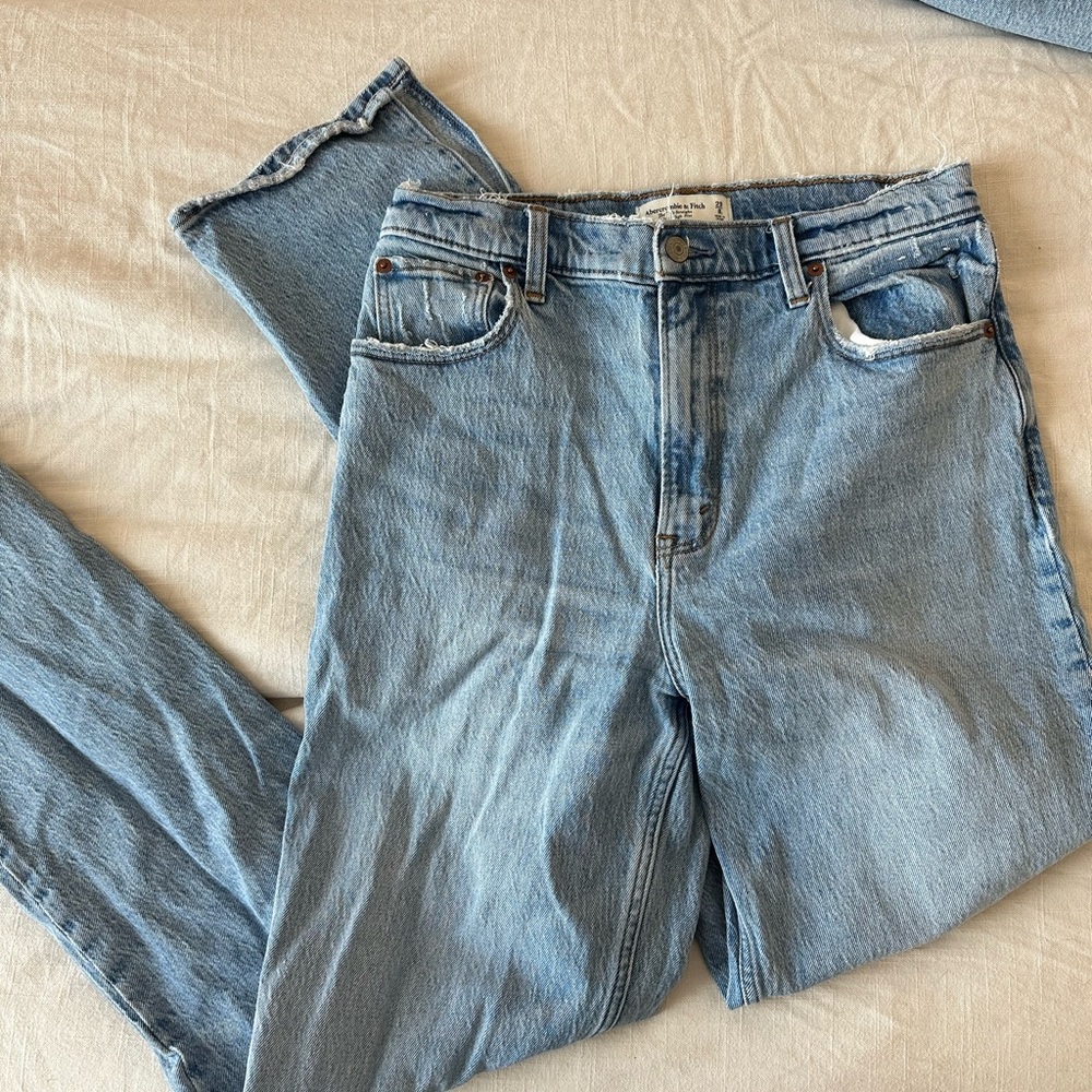Abercrombie Ultra High Rise 90s Straight